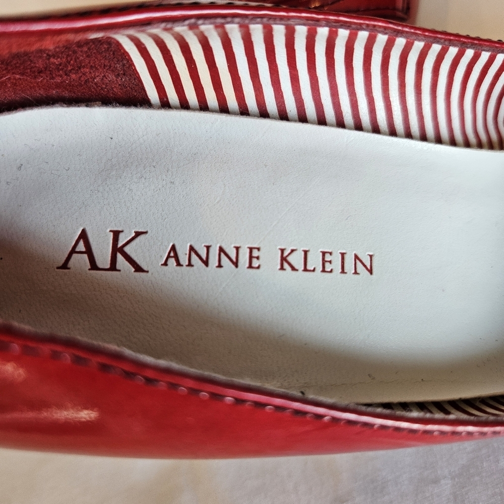 AK Anne Klein Impact Leather Heels Red Sz 6.5 3.5" Heel Sexy EUC - Picture 10 of 12